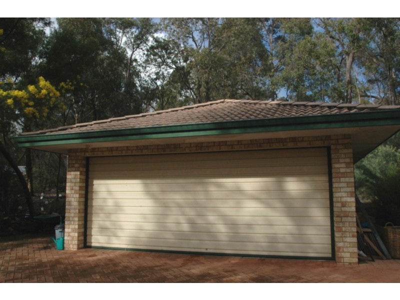 205 Patrick Place, Mundaring WA 6073