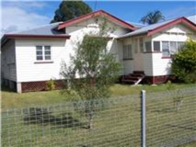 8 Premier Street, Maryborough QLD 4650