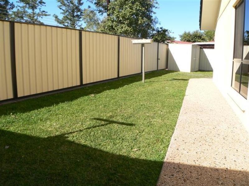 1/19 Louisa Court, Emerald QLD 4720