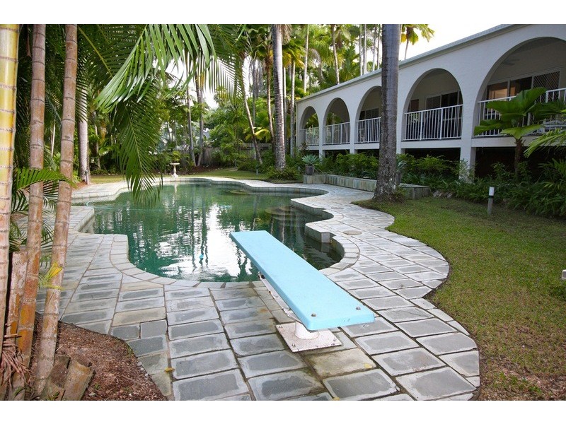 2-4 Lambus Street, Palm Cove QLD 4879