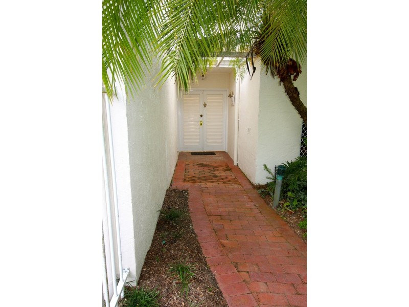 2-4 Lambus Street, Palm Cove QLD 4879