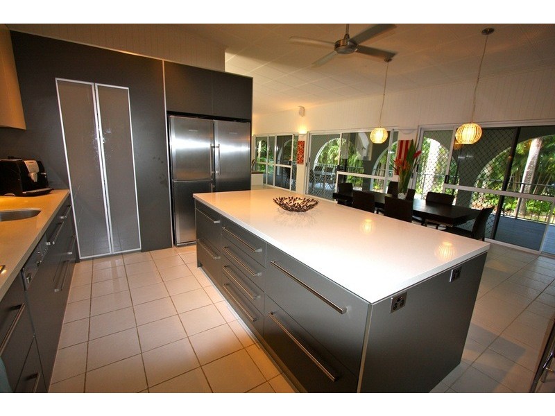 2-4 Lambus Street, Palm Cove QLD 4879