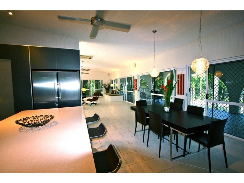 2-4 Lambus Street, Palm Cove QLD 4879