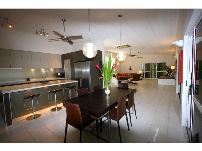 2-4 Lambus Street, Palm Cove QLD 4879