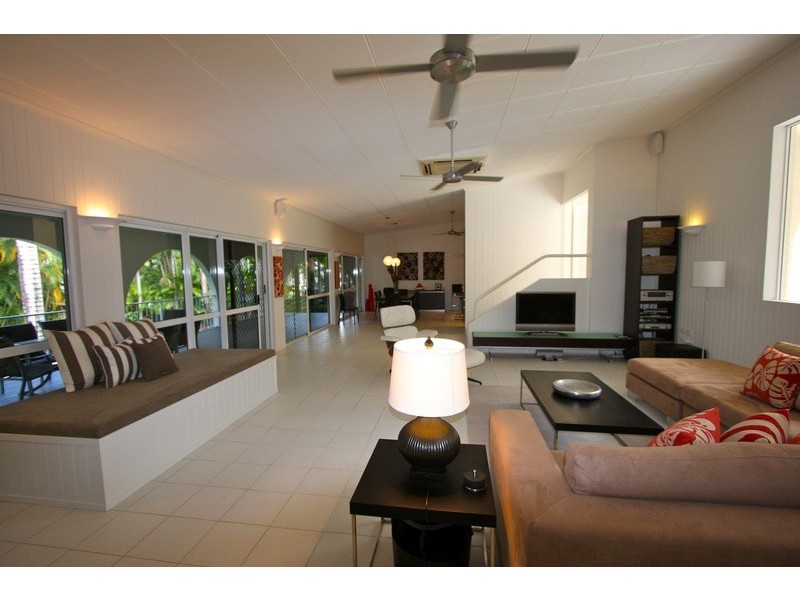 2-4 Lambus Street, Palm Cove QLD 4879