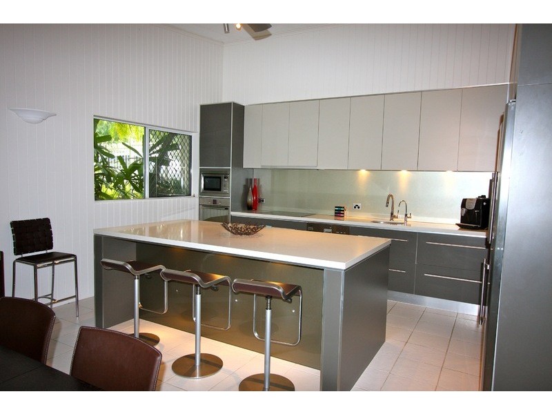2-4 Lambus Street, Palm Cove QLD 4879