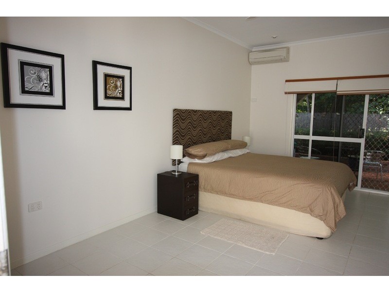2-4 Lambus Street, Palm Cove QLD 4879