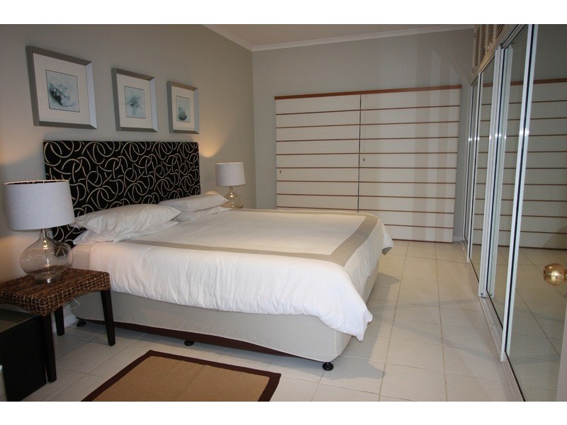 2-4 Lambus Street, Palm Cove QLD 4879