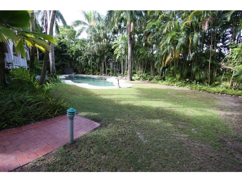 2-4 Lambus Street, Palm Cove QLD 4879