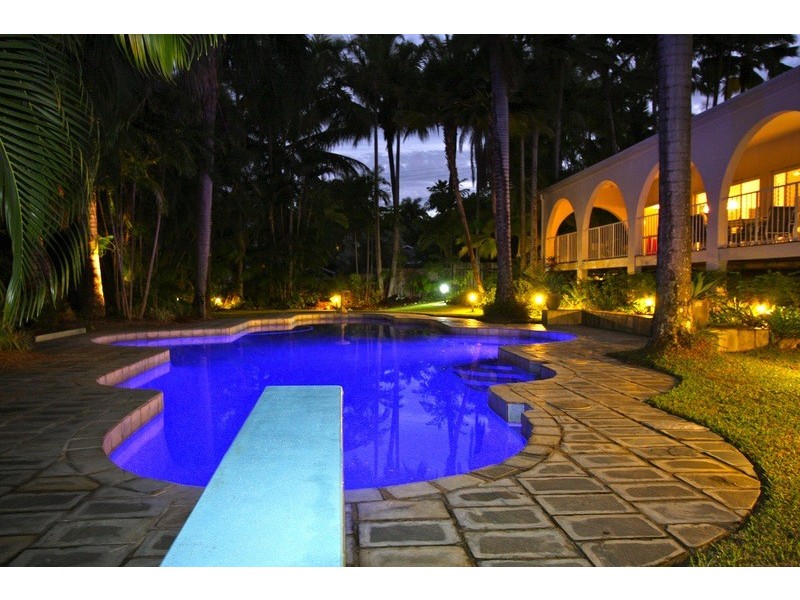 2-4 Lambus Street, Palm Cove QLD 4879