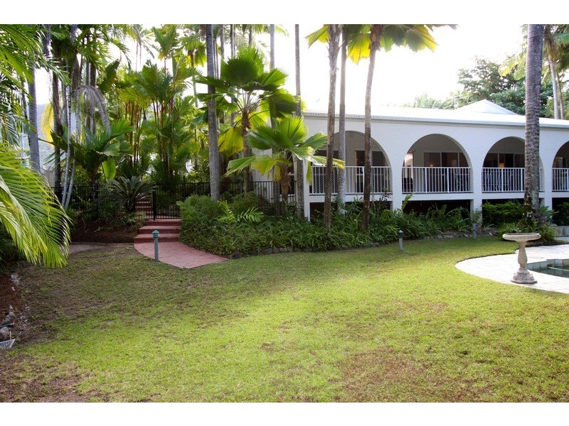 2-4 Lambus Street, Palm Cove QLD 4879