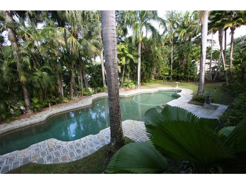 2-4 Lambus Street, Palm Cove QLD 4879