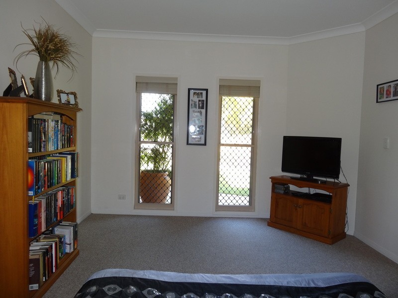 100 Emmadale Drive, New Auckland QLD 4680