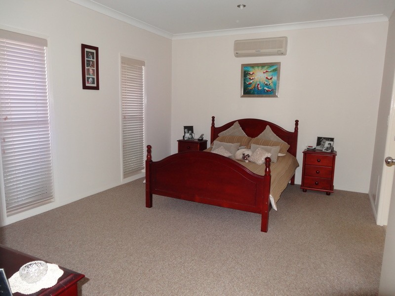 100 Emmadale Drive, New Auckland QLD 4680