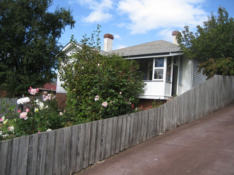 81 Lord St, Sandy Bay TAS 7005