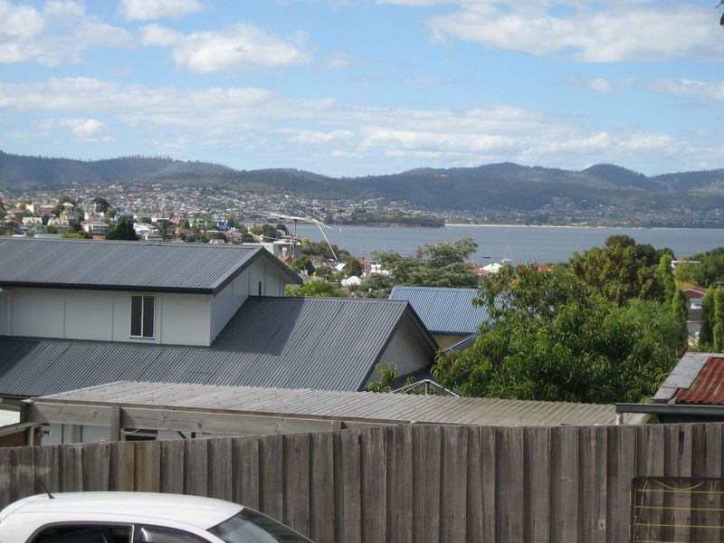 81 Lord St, Sandy Bay TAS 7005