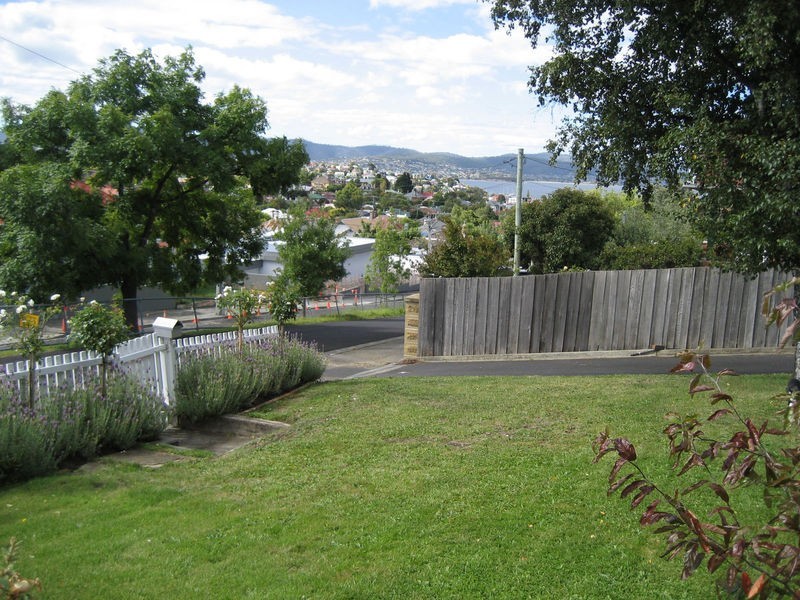81 Lord St, Sandy Bay TAS 7005