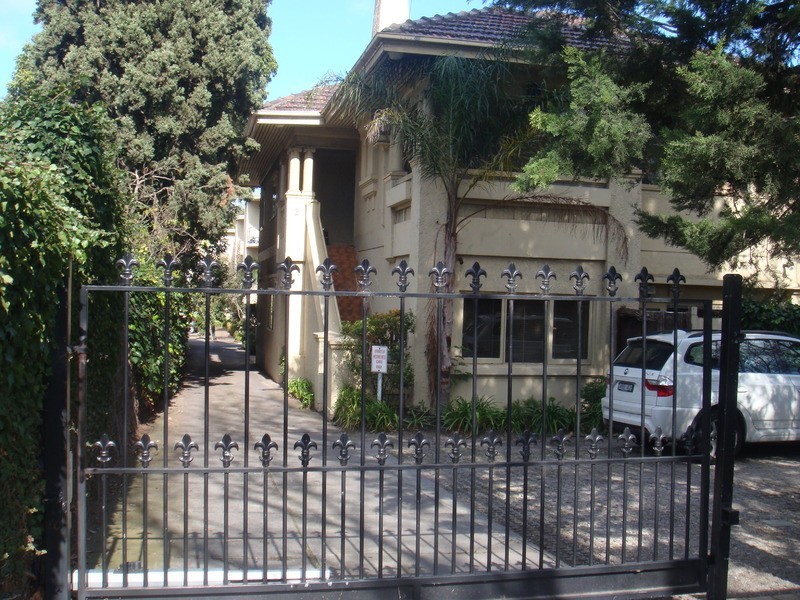 9/350 Dandenong Rd, St Kilda East VIC 3183