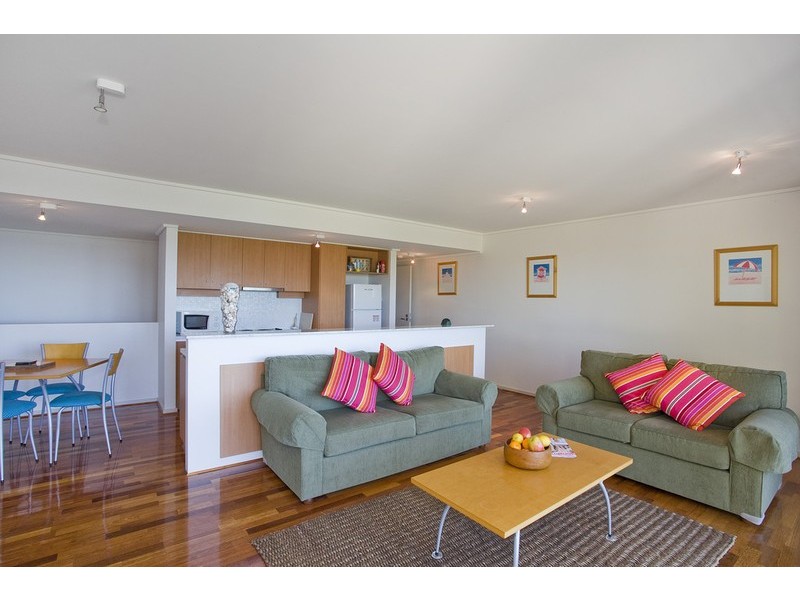 1/2-10 Ocean Road South, Lorne VIC 3232