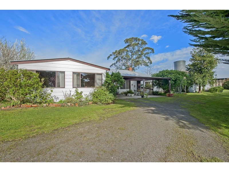 150 Yaugher, Forrest VIC 3236