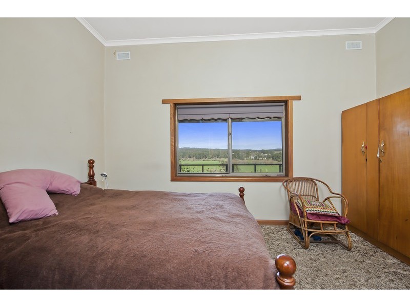 150 Yaugher, Forrest VIC 3236
