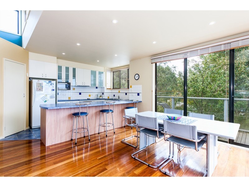 24 Normanby Terrace, Lorne VIC 3232