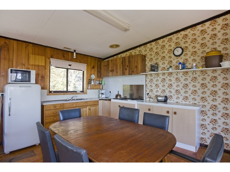 8 Riverside Drive, Wye River VIC 3221