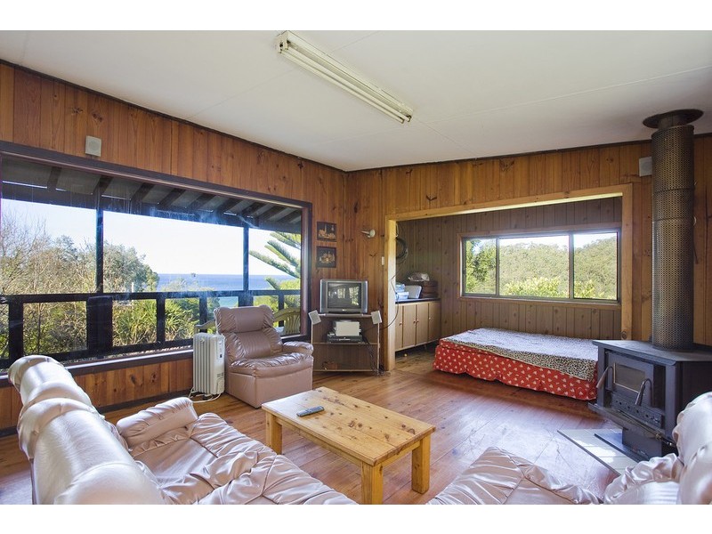 8 Riverside Drive, Wye River VIC 3221