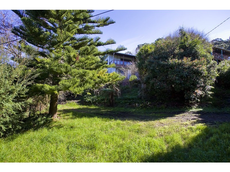 8 Riverside Drive, Wye River VIC 3221