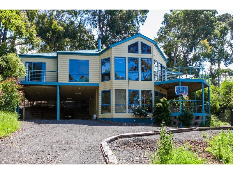 18 Hopetoun Terrace, Lorne VIC 3232