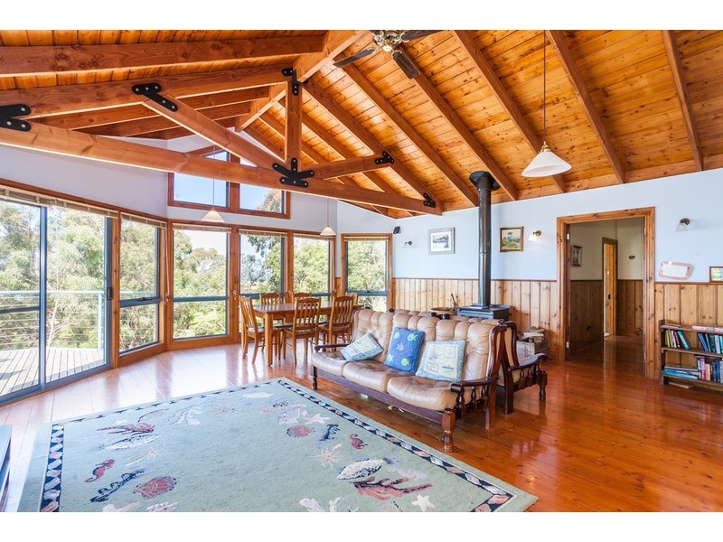 18 Hopetoun Terrace, Lorne VIC 3232