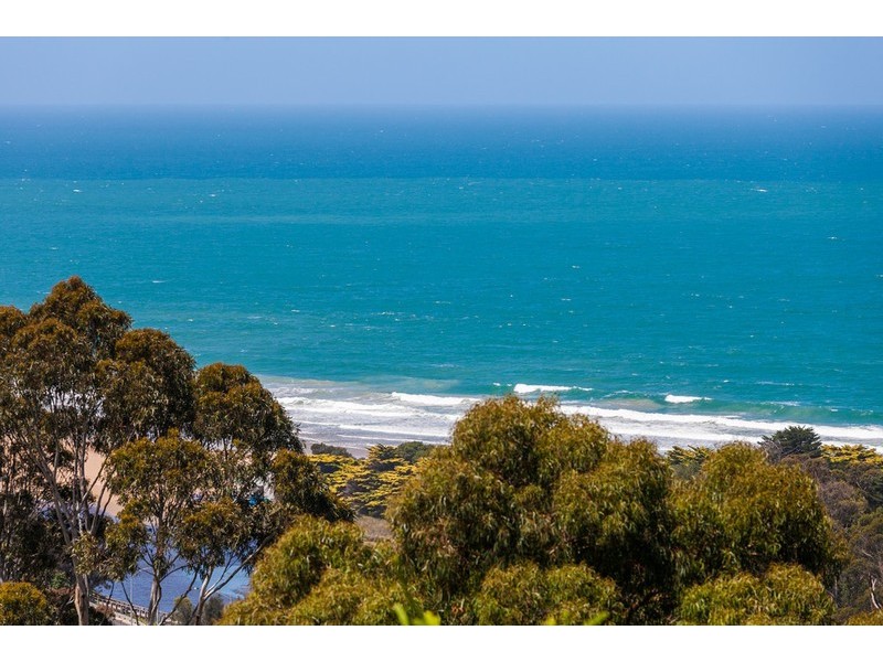 18 Hopetoun Terrace, Lorne VIC 3232