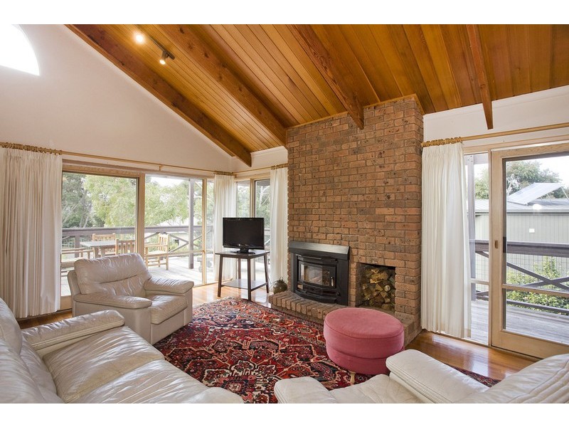 2/17 Fern Avenue, Lorne VIC 3232