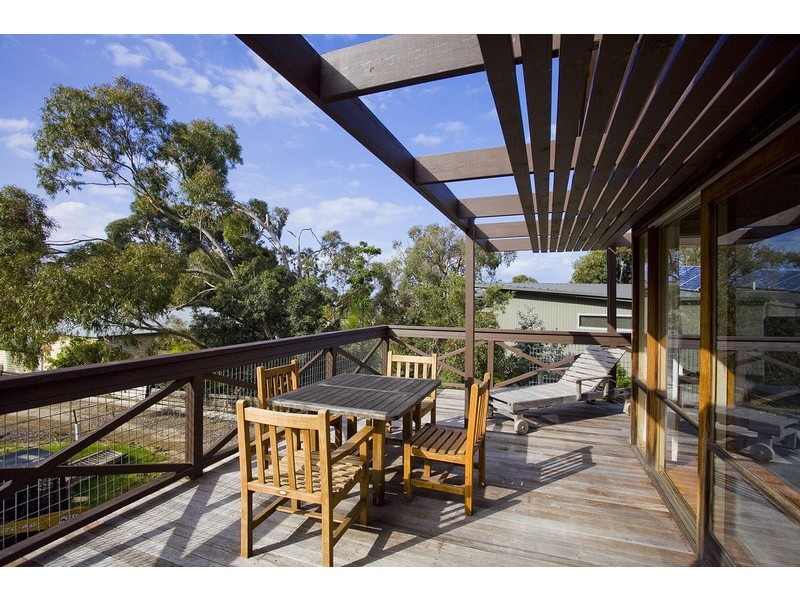 2/17 Fern Avenue, Lorne VIC 3232