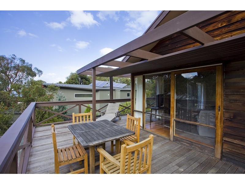 2/17 Fern Avenue, Lorne VIC 3232