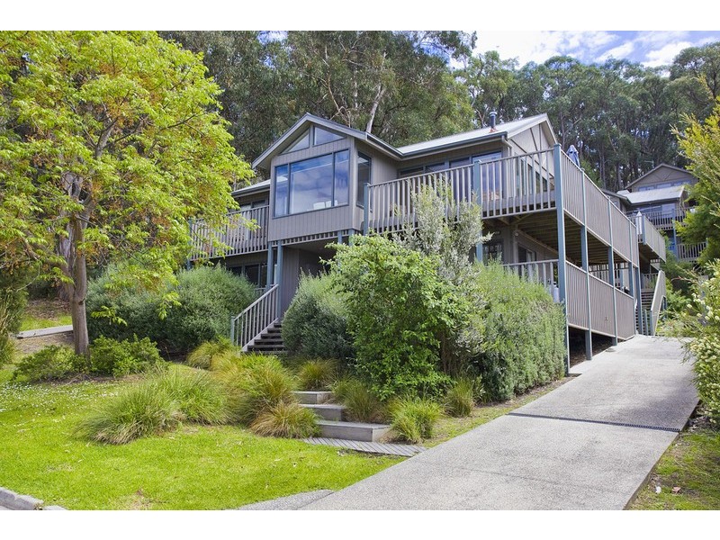 1/11 Staughton Avenue, Lorne VIC 3232