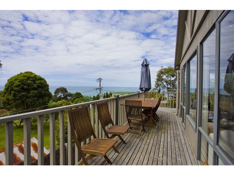 1/11 Staughton Avenue, Lorne VIC 3232