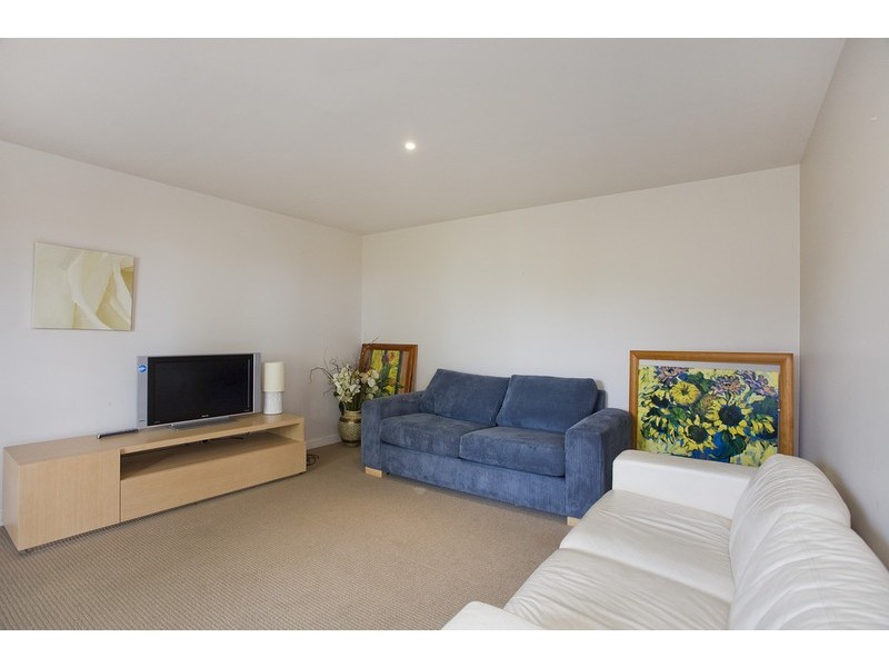 1/11 Staughton Avenue, Lorne VIC 3232