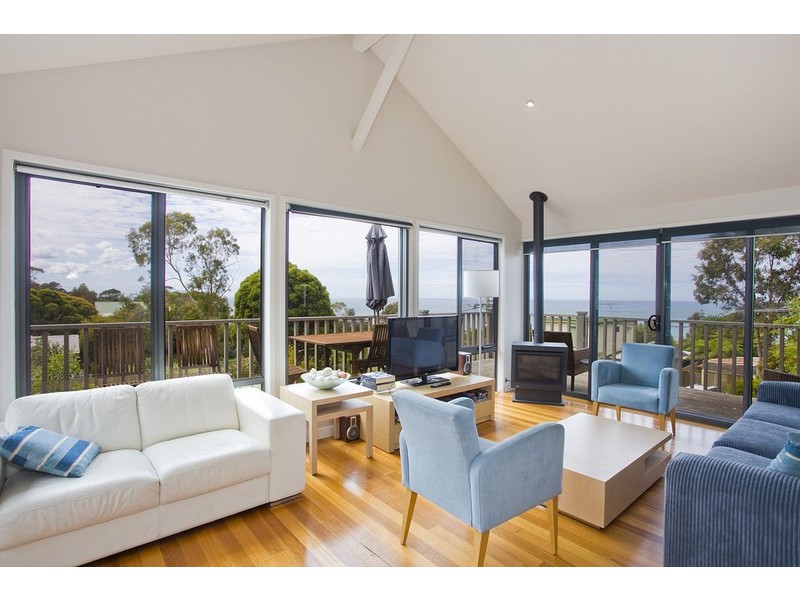 1/11 Staughton Avenue, Lorne VIC 3232