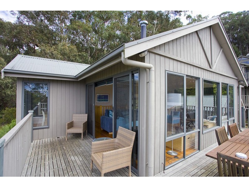 1/11 Staughton Avenue, Lorne VIC 3232