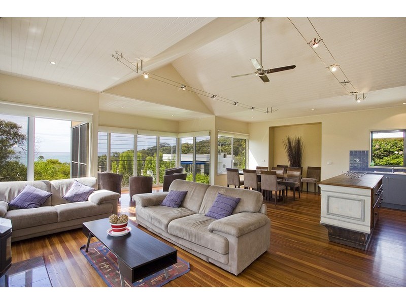 2/4 Fern Avenue, Lorne VIC 3232