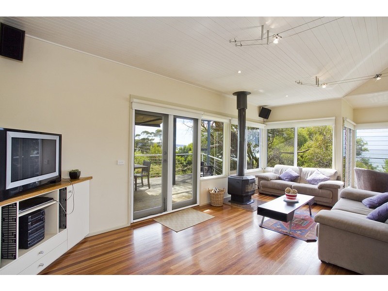 2/4 Fern Avenue, Lorne VIC 3232