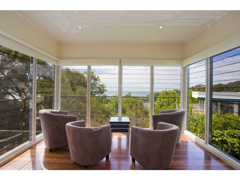 2/4 Fern Avenue, Lorne VIC 3232