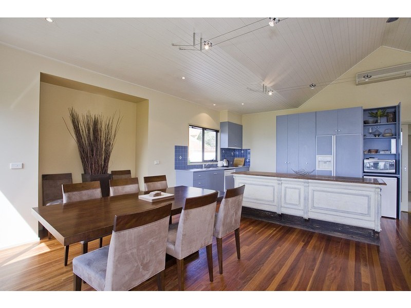 2/4 Fern Avenue, Lorne VIC 3232