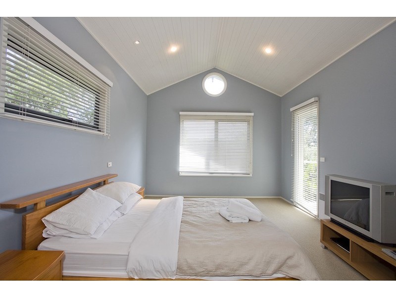 2/4 Fern Avenue, Lorne VIC 3232