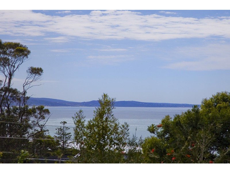 2/4 Fern Avenue, Lorne VIC 3232