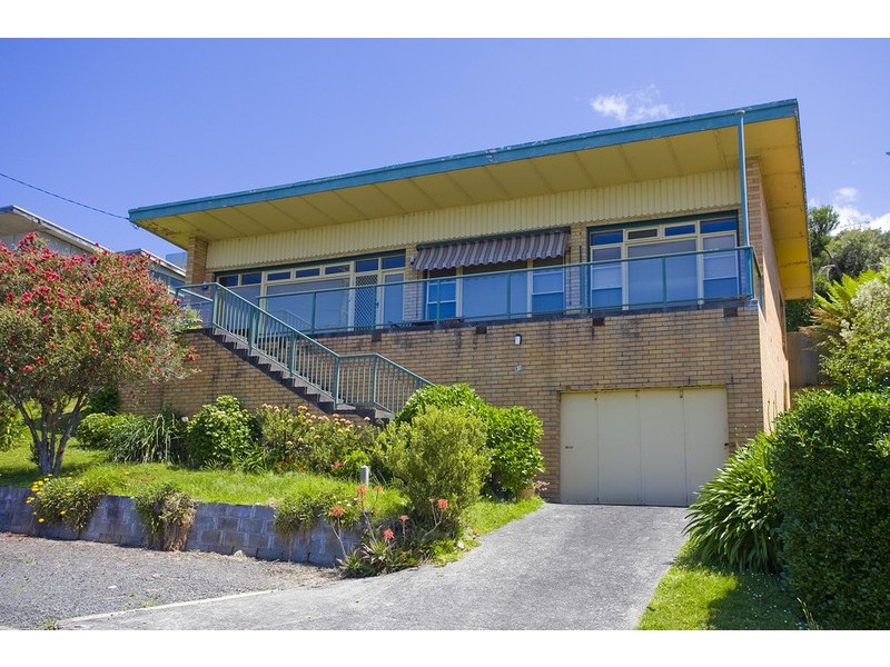 81 Hall Street, Lorne VIC 3232