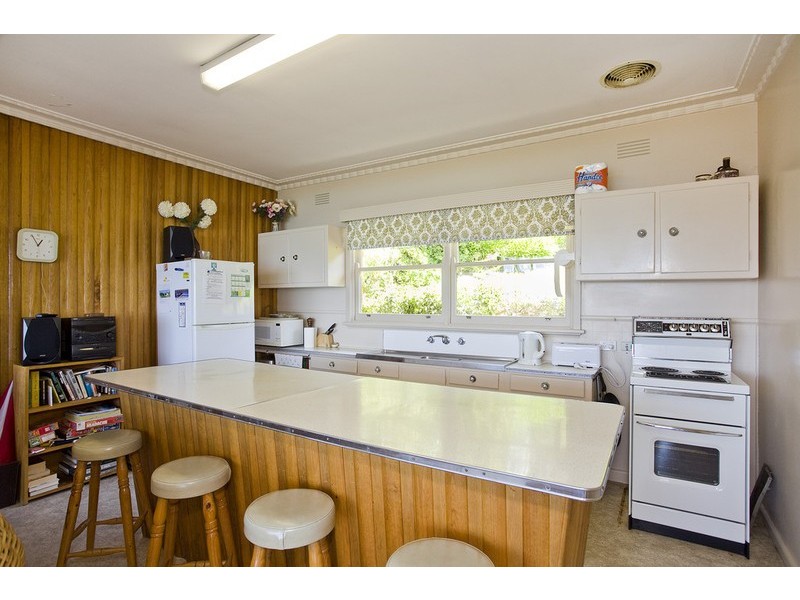 81 Hall Street, Lorne VIC 3232