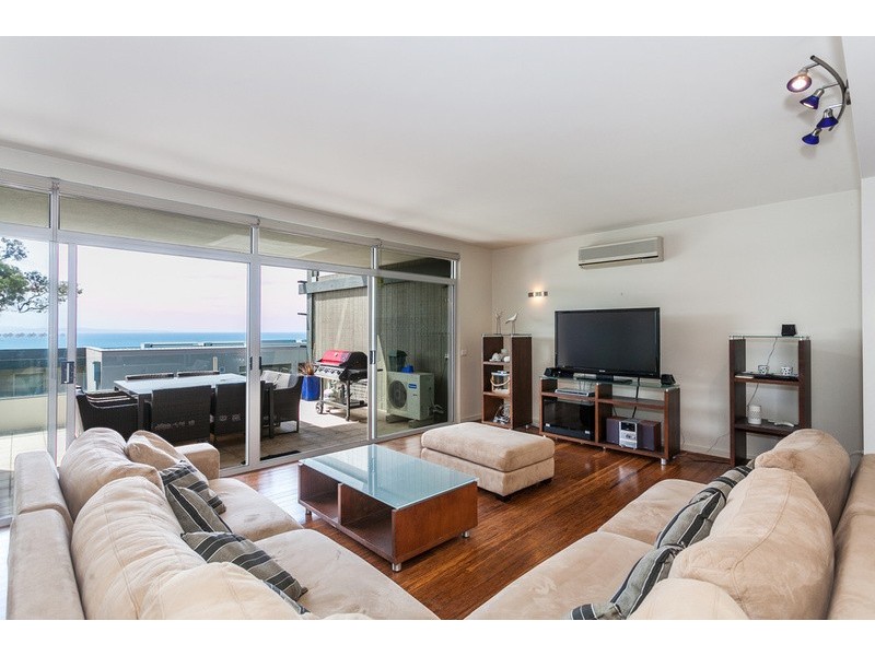 18/260 Mountjoy Parade, Lorne VIC 3232