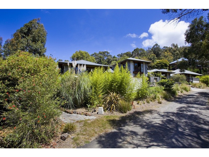 2 Hopetoun Terrace, Lorne VIC 3232